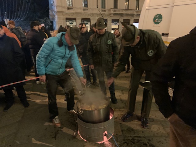 Scopri di più sull'articolo Il vin brulè scalda il Natale di Monza